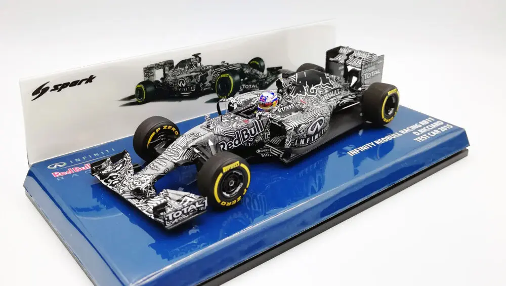 レッドブル RB11 D.リカルド テストカー | F1ミニカーあれこれ