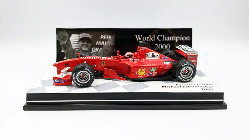 オンライン卸売 フェラーリ F1 優勝 モデルカー ミニカー 1/18 2001年