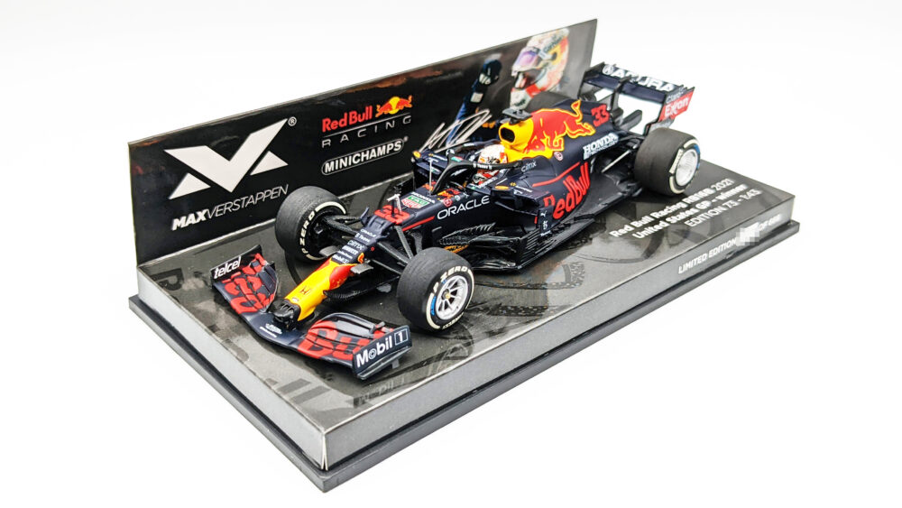 産地直送1/43ミニカー　レッドブルRB18 2022オランダモデル ミニカー