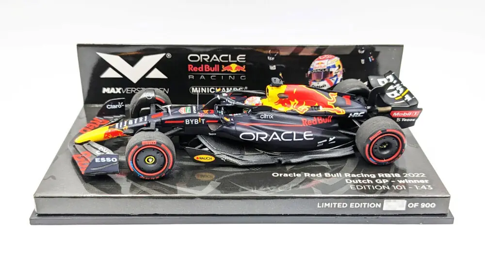 話題の行列 RB16B 1/18モデルカー オランダGP優勝